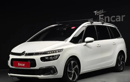 Citroen C4 Picasso II рестайлинг, 2018 год, 1 968 000 рублей, 1 фотография