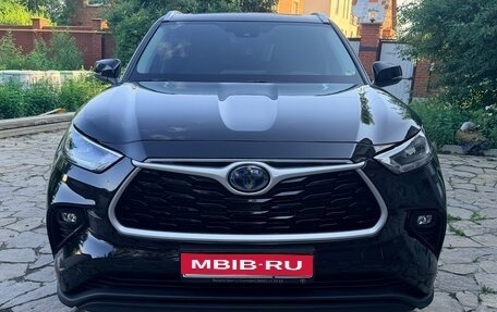 Toyota Highlander, 2021 год, 4 590 000 рублей, 1 фотография