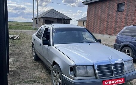 Mercedes-Benz W124, 1987 год, 110 000 рублей, 1 фотография