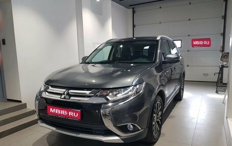 Mitsubishi Outlander III рестайлинг 3, 2015 год, 2 099 000 рублей, 1 фотография