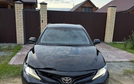 Toyota Camry, 2018 год, 2 400 000 рублей, 2 фотография