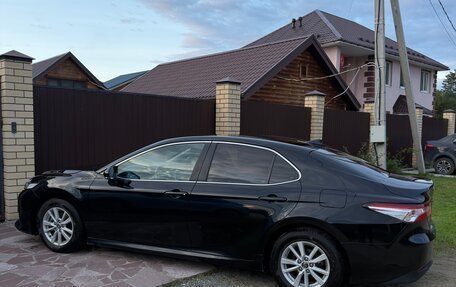 Toyota Camry, 2018 год, 2 400 000 рублей, 5 фотография