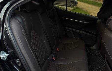 Toyota Camry, 2018 год, 2 400 000 рублей, 8 фотография