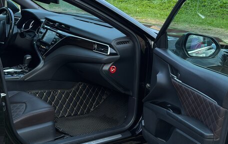 Toyota Camry, 2018 год, 2 400 000 рублей, 9 фотография