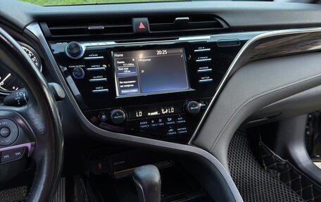 Toyota Camry, 2018 год, 2 400 000 рублей, 15 фотография