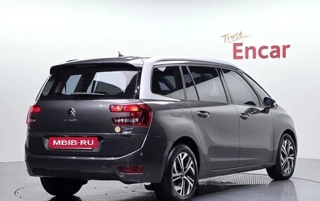 Citroen C4 Picasso II рестайлинг, 2018 год, 1 293 000 рублей, 2 фотография