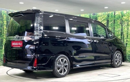Toyota Voxy III, 2021 год, 1 790 000 рублей, 5 фотография