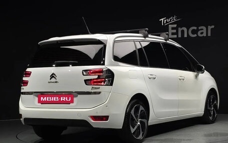 Citroen C4 Picasso II рестайлинг, 2018 год, 1 968 000 рублей, 2 фотография