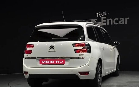 Citroen C4 Picasso II рестайлинг, 2018 год, 1 968 000 рублей, 4 фотография