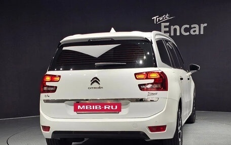 Citroen C4 Picasso II рестайлинг, 2018 год, 1 594 000 рублей, 4 фотография