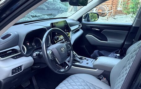 Toyota Highlander, 2021 год, 4 590 000 рублей, 3 фотография
