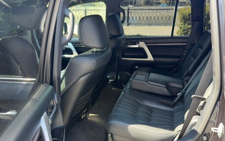 Toyota Land Cruiser 200, 2020 год, 6 900 000 рублей, 10 фотография