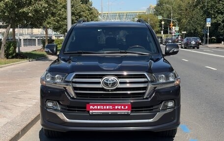 Toyota Land Cruiser 200, 2020 год, 6 900 000 рублей, 2 фотография