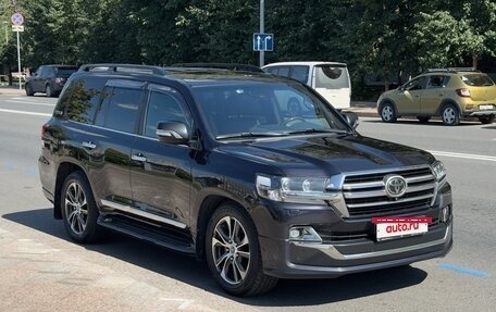 Toyota Land Cruiser 200, 2020 год, 6 900 000 рублей, 3 фотография