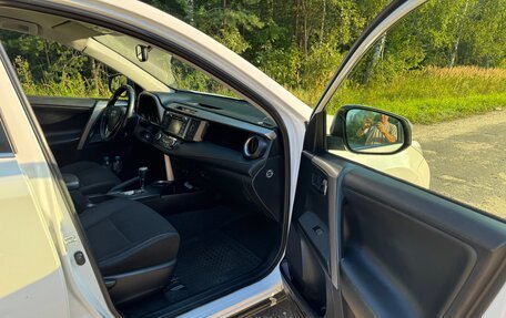 Toyota RAV4, 2013 год, 1 700 000 рублей, 10 фотография