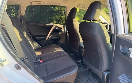 Toyota RAV4, 2013 год, 1 700 000 рублей, 13 фотография