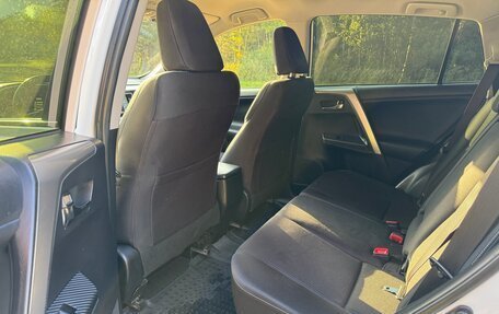 Toyota RAV4, 2013 год, 1 700 000 рублей, 15 фотография