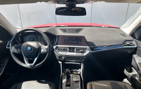 BMW 3 серия, 2021 год, 3 390 000 рублей, 10 фотография