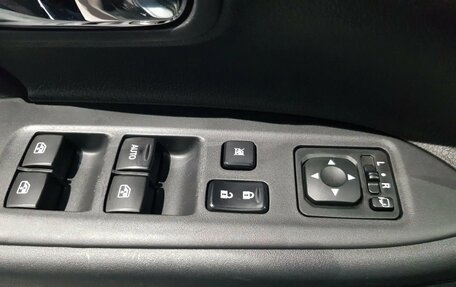 Mitsubishi Outlander III рестайлинг 3, 2015 год, 2 099 000 рублей, 15 фотография