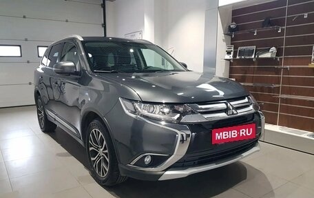 Mitsubishi Outlander III рестайлинг 3, 2015 год, 2 099 000 рублей, 3 фотография