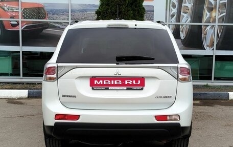 Mitsubishi Outlander III рестайлинг 3, 2013 год, 1 536 000 рублей, 6 фотография