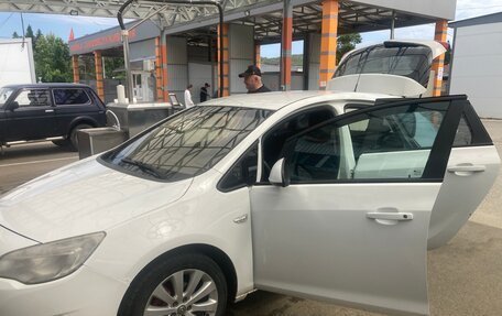 Opel Astra J, 2011 год, 440 000 рублей, 3 фотография