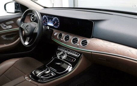Mercedes-Benz E-Класс, 2016 год, 3 500 000 рублей, 11 фотография