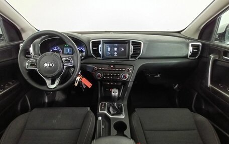 KIA Sportage IV рестайлинг, 2018 год, 1 790 000 рублей, 10 фотография