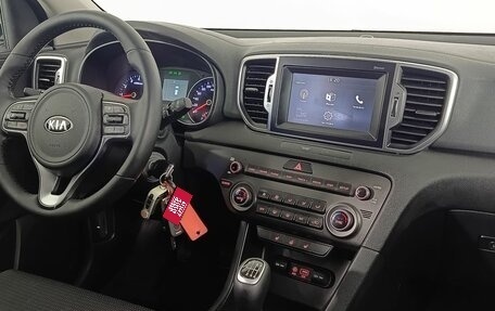 KIA Sportage IV рестайлинг, 2018 год, 1 790 000 рублей, 11 фотография