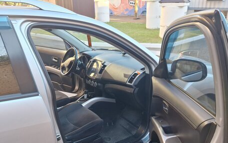 Mitsubishi Outlander III рестайлинг 3, 2010 год, 1 100 000 рублей, 3 фотография