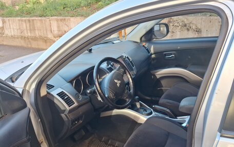 Mitsubishi Outlander III рестайлинг 3, 2010 год, 1 100 000 рублей, 6 фотография
