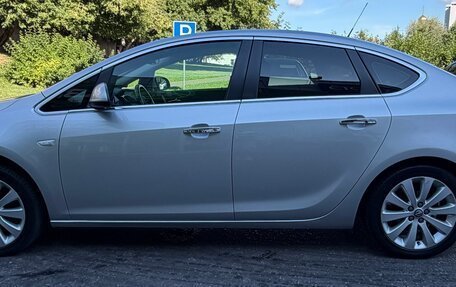 Opel Astra J, 2013 год, 910 000 рублей, 7 фотография