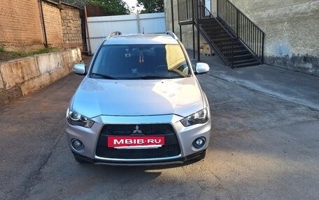 Mitsubishi Outlander III рестайлинг 3, 2010 год, 1 100 000 рублей, 7 фотография