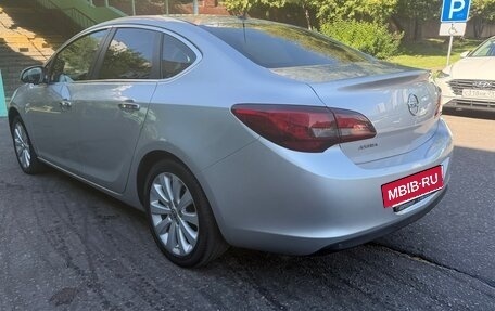 Opel Astra J, 2013 год, 910 000 рублей, 4 фотография