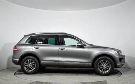 Volkswagen Touareg III, 2015 год, 2 279 000 рублей, 4 фотография