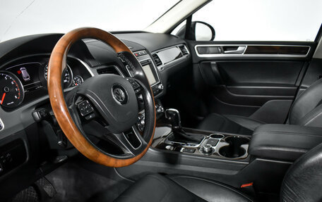 Volkswagen Touareg III, 2015 год, 2 279 000 рублей, 9 фотография