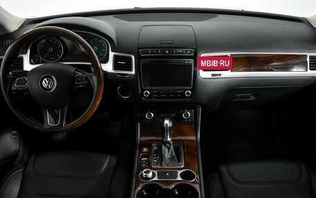 Volkswagen Touareg III, 2015 год, 2 279 000 рублей, 11 фотография