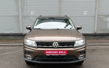 Volkswagen Tiguan II, 2020 год, 2 279 000 рублей, 2 фотография