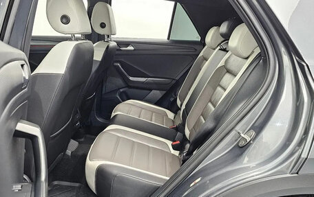 Volkswagen T-Roc I, 2022 год, 2 153 000 рублей, 18 фотография