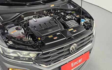 Volkswagen T-Roc I, 2022 год, 2 153 000 рублей, 19 фотография