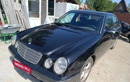 Mercedes-Benz E-Класс, 2001 год, 250 000 рублей, 2 фотография