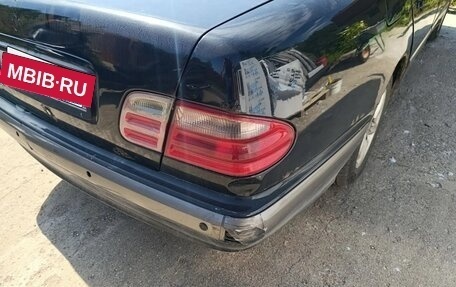 Mercedes-Benz E-Класс, 2001 год, 250 000 рублей, 10 фотография