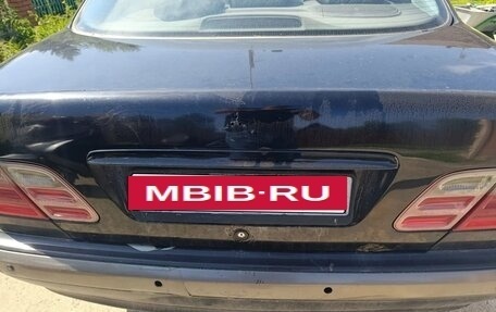 Mercedes-Benz E-Класс, 2001 год, 250 000 рублей, 9 фотография