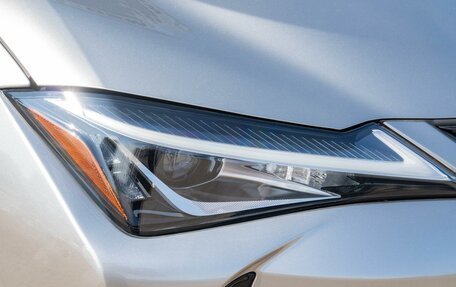 Lexus UX I, 2020 год, 3 500 000 рублей, 7 фотография
