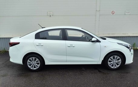 KIA Rio IV, 2020 год, 1 649 000 рублей, 8 фотография