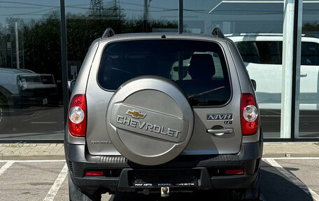 Chevrolet Niva I рестайлинг, 2018 год, 755 000 рублей, 4 фотография