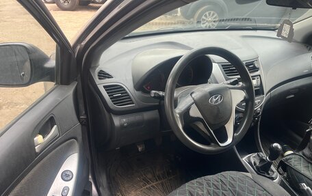 Hyundai Solaris II рестайлинг, 2011 год, 425 000 рублей, 4 фотография