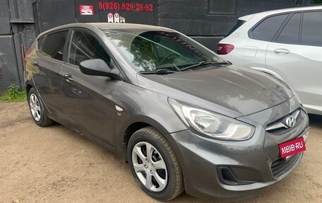 Hyundai Solaris II рестайлинг, 2011 год, 425 000 рублей, 2 фотография