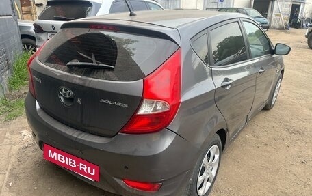 Hyundai Solaris II рестайлинг, 2011 год, 425 000 рублей, 3 фотография