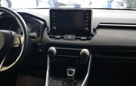Toyota RAV4, 2020 год, 3 300 000 рублей, 3 фотография